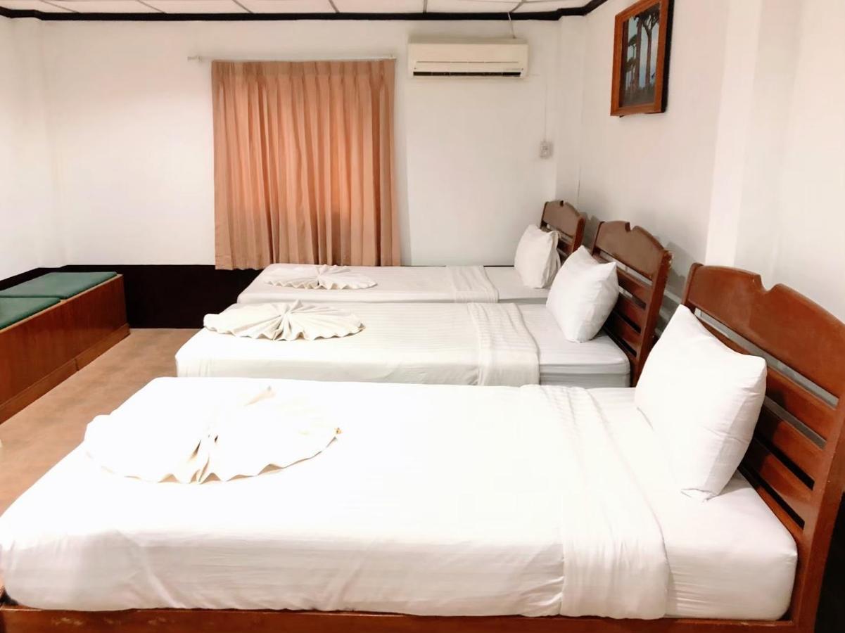 Golden Bee Phiphi Hotel Exterior photo